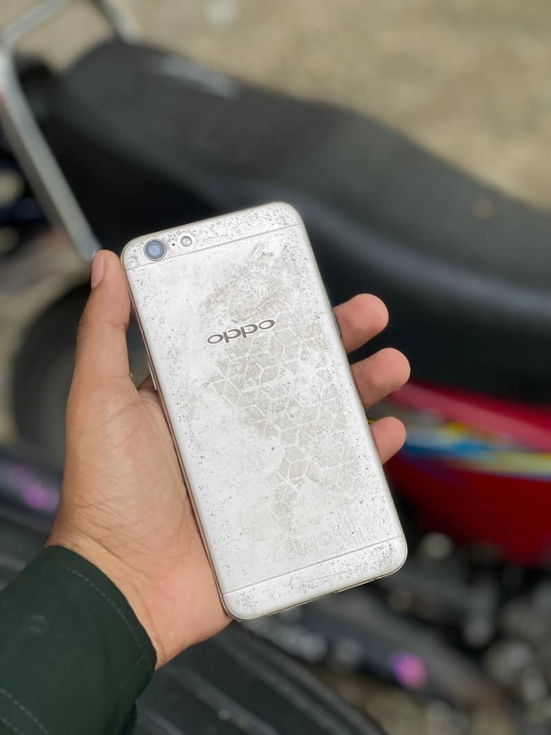 OPPO A57 1