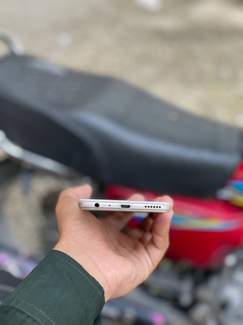 OPPO A57 2