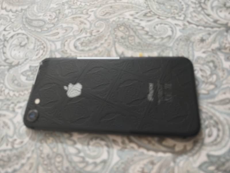 Apple iPhone 8 0