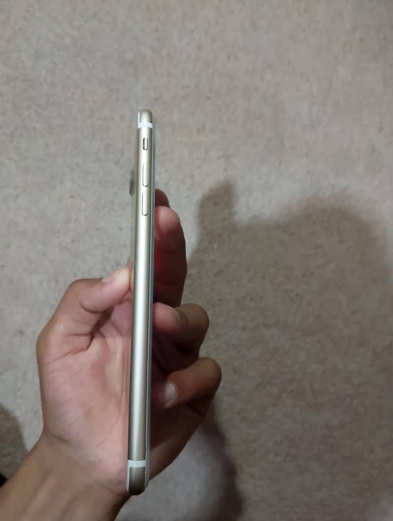 Apple iPhone 7 Plus 4