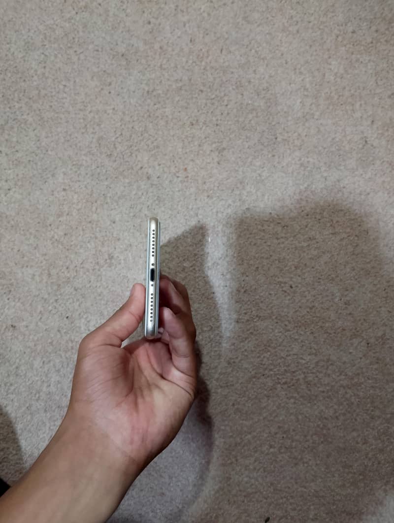 Apple iPhone 7 Plus 5