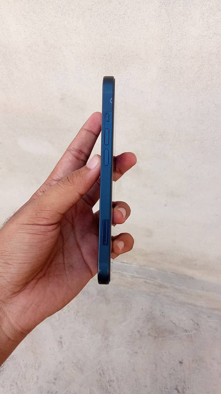 Apple iPhone 13 1