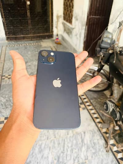 Apple iPhone 13
