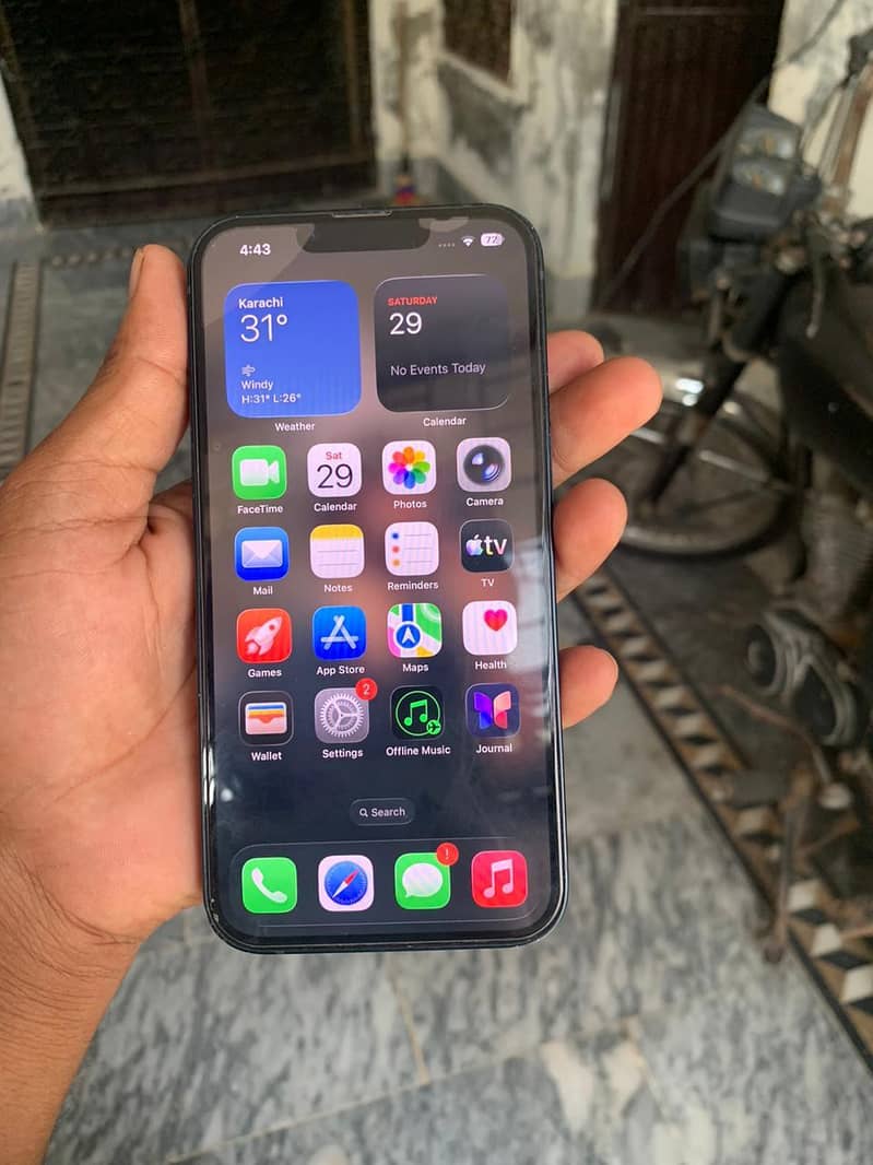 Apple iPhone 13 1