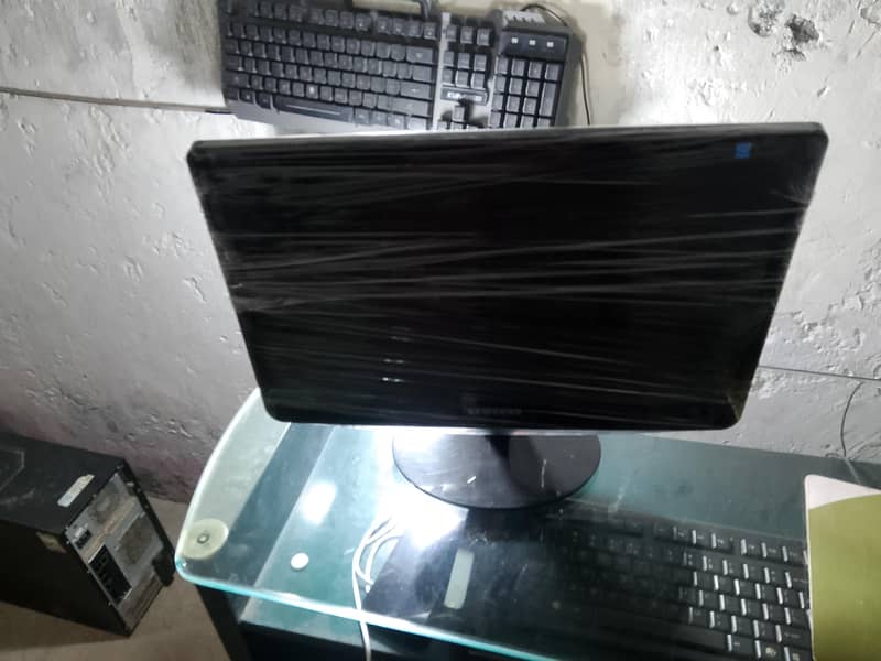 COMPUTER LCD 1