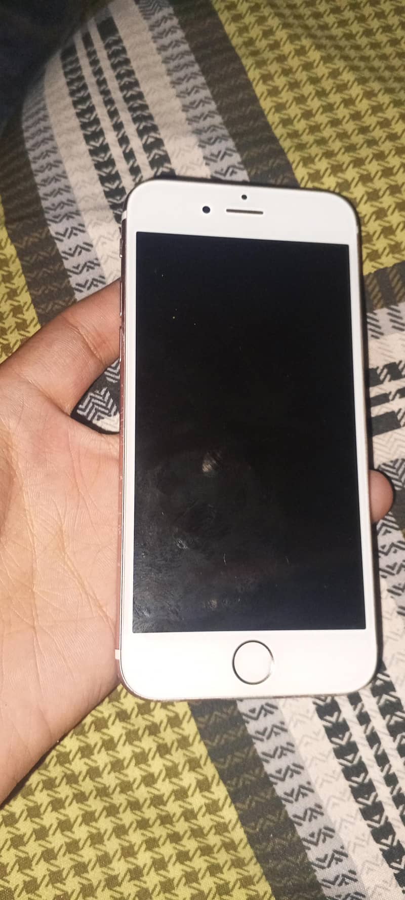Apple iPhone 6S 1