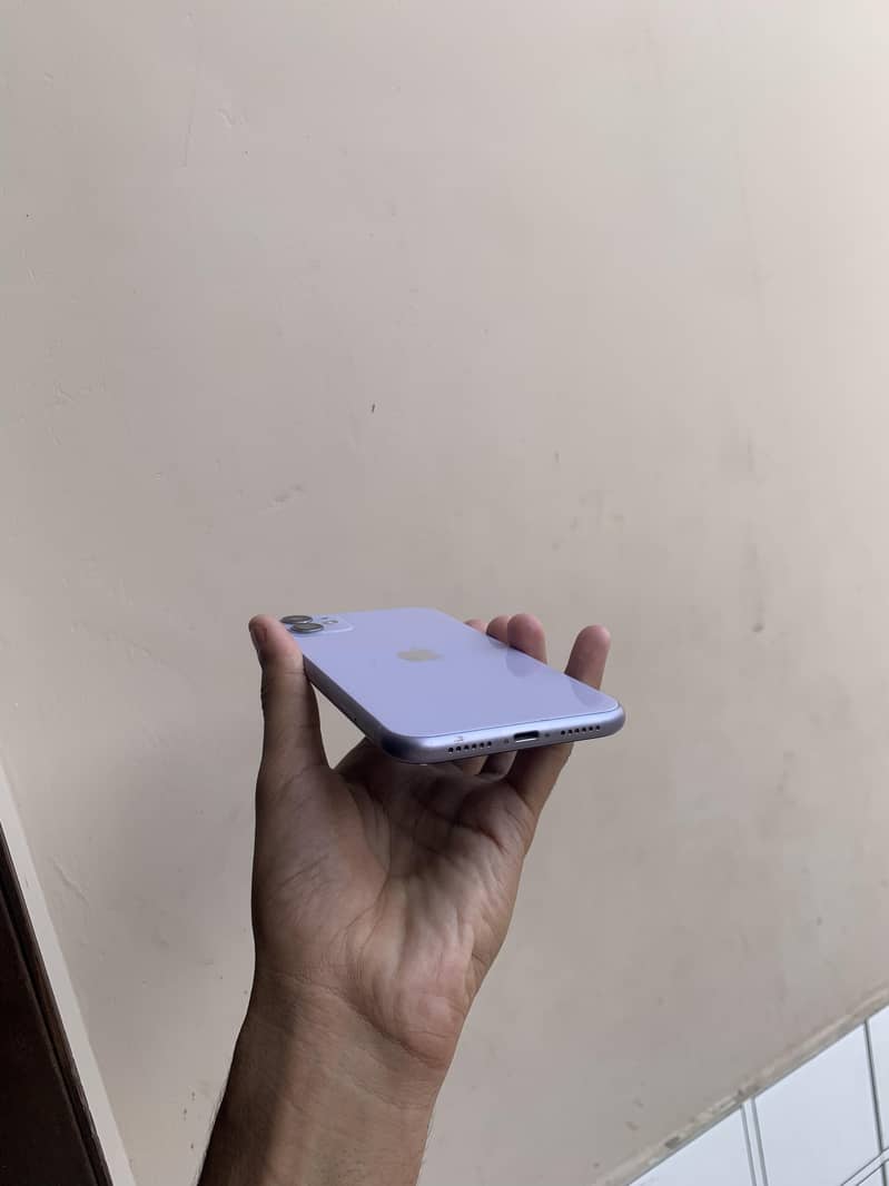 Apple iPhone 11 3