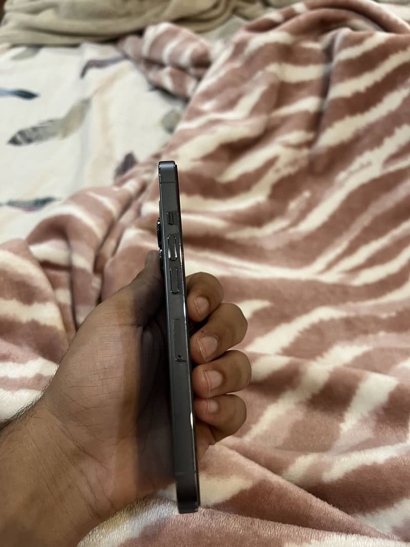 Apple iPhone 13 Pro 0