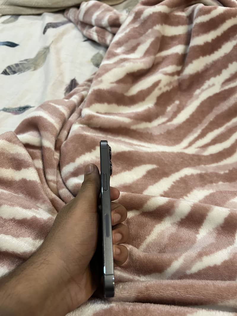 Apple iPhone 13 Pro 2