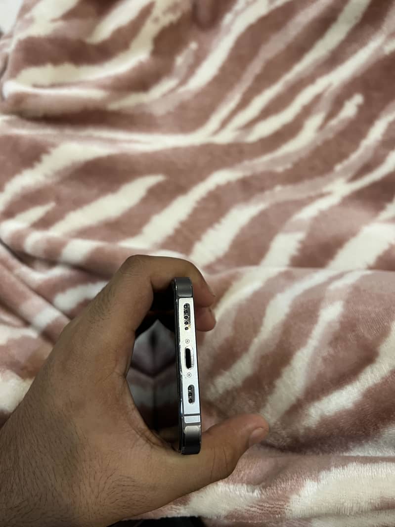 Apple iPhone 13 Pro 3