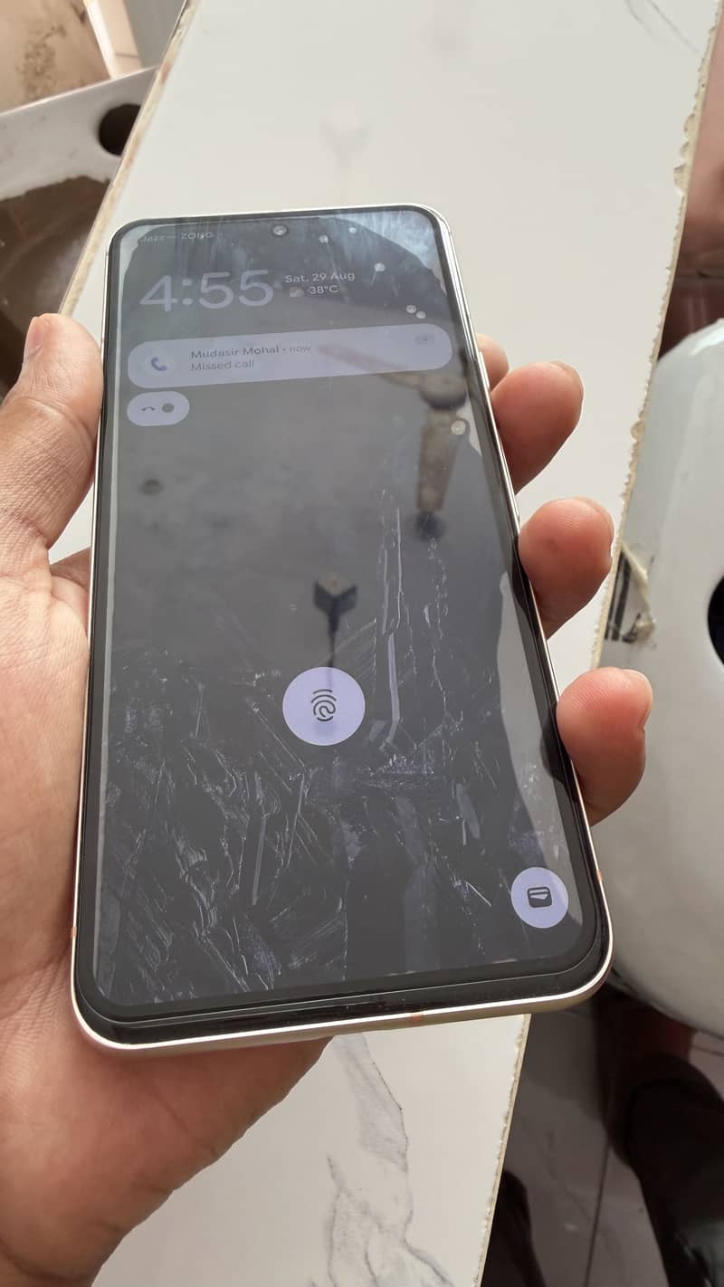 Google Pixel 8 5