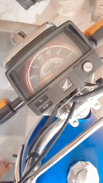 Bule color very good cd 70 2025 model very good condition