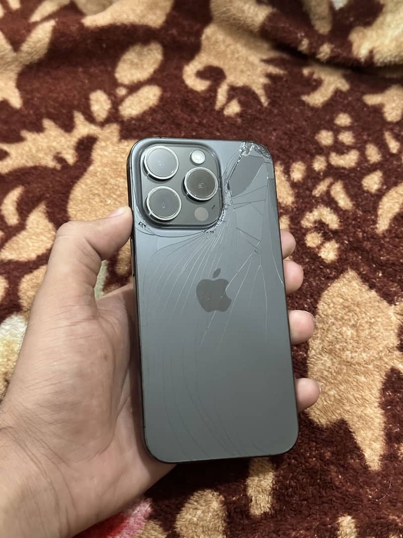 Apple iPhone 15 Pro 1