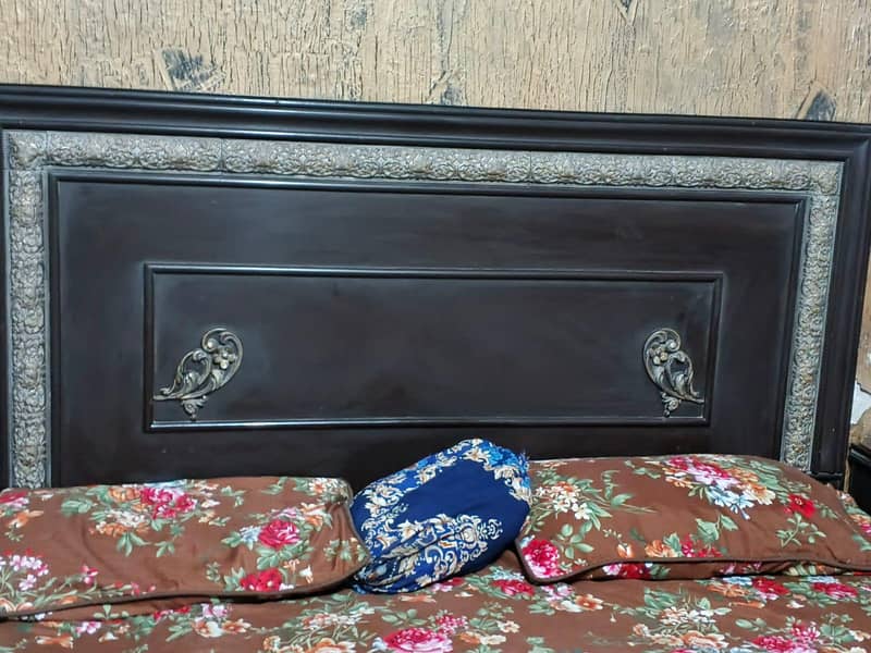 bed and side tables 1