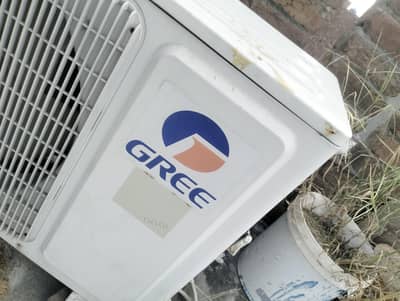 Gree AC G10 Inverter 1.5 Ton good condition