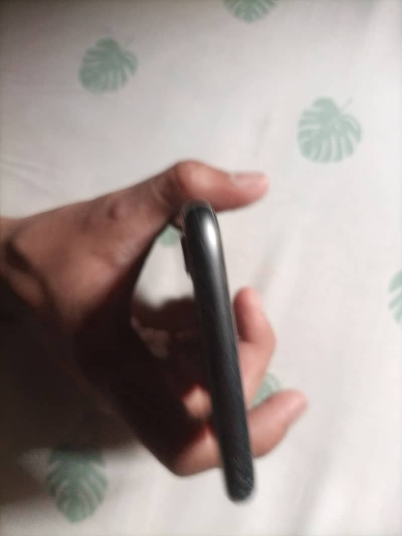 Apple iPhone 8 1