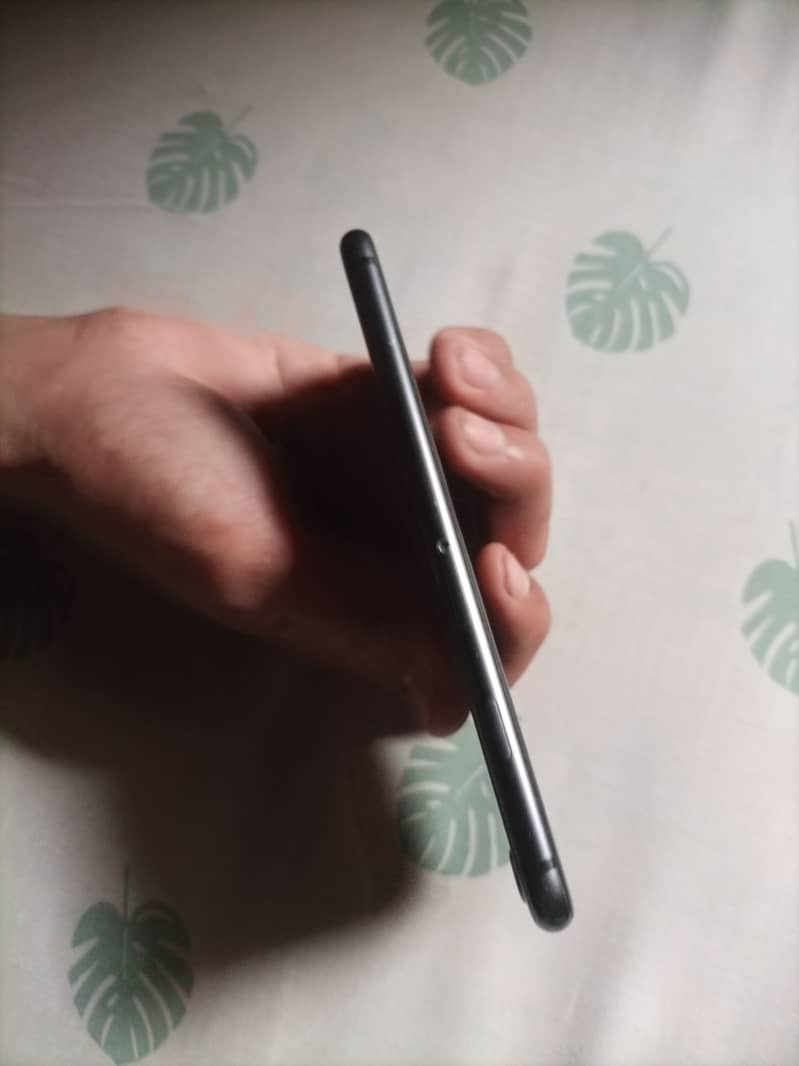 Apple iPhone 8 2