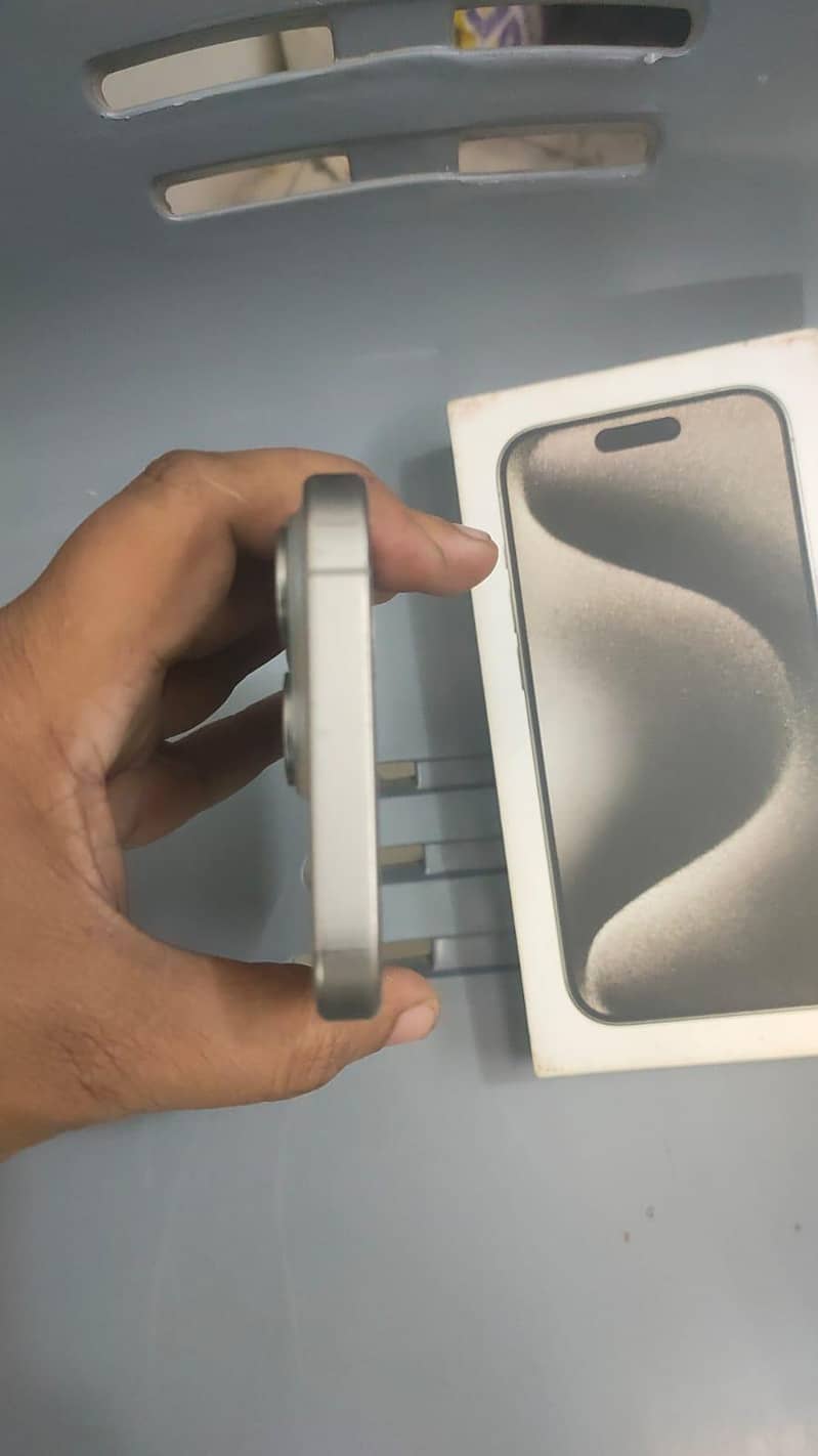 Apple iPhone 15 Pro 2