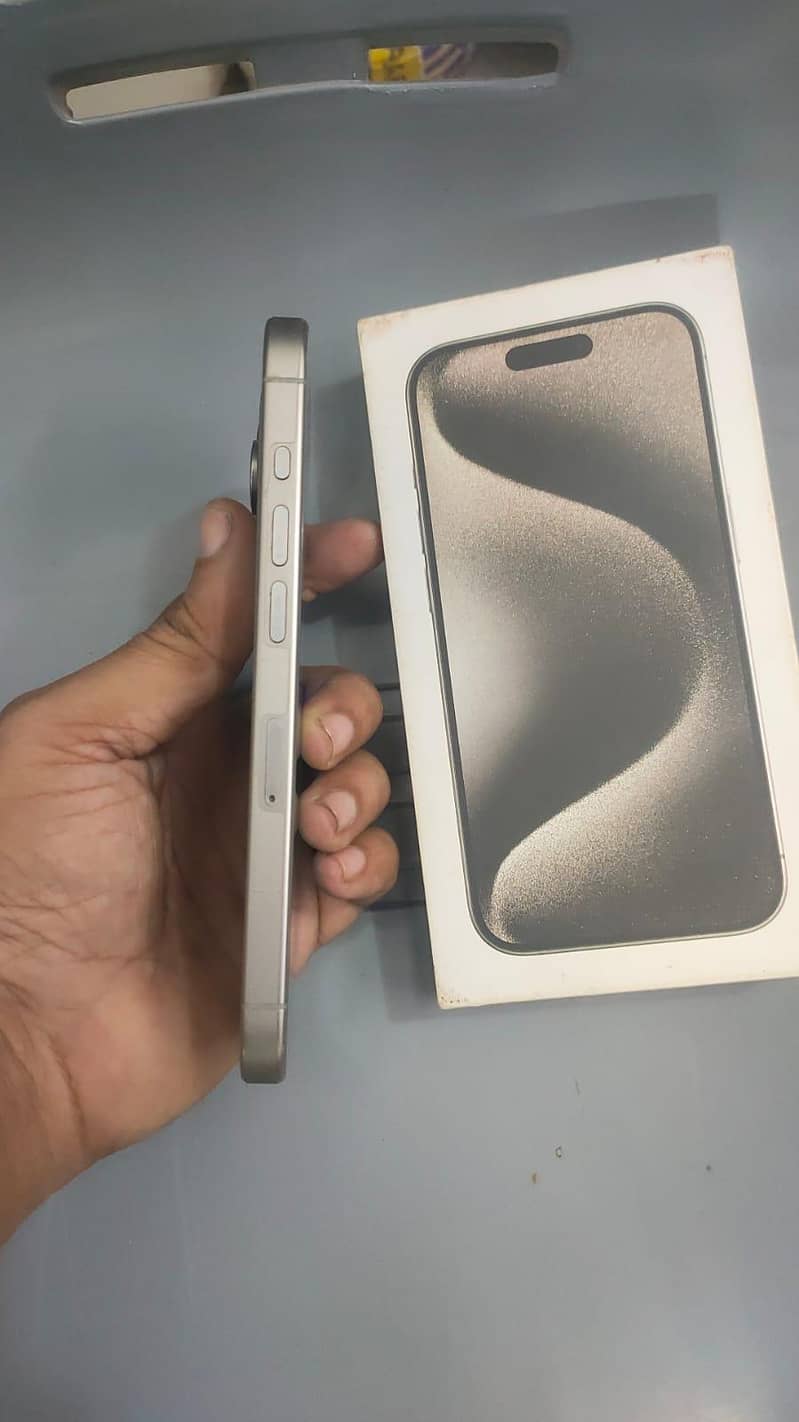 Apple iPhone 15 Pro 3
