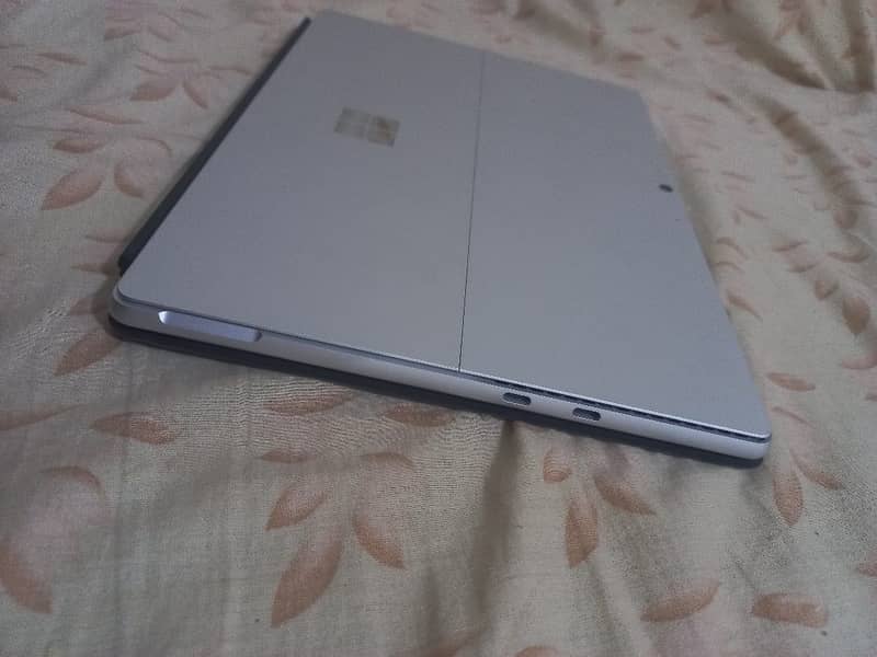 Microsoft Surface Pro 8 2