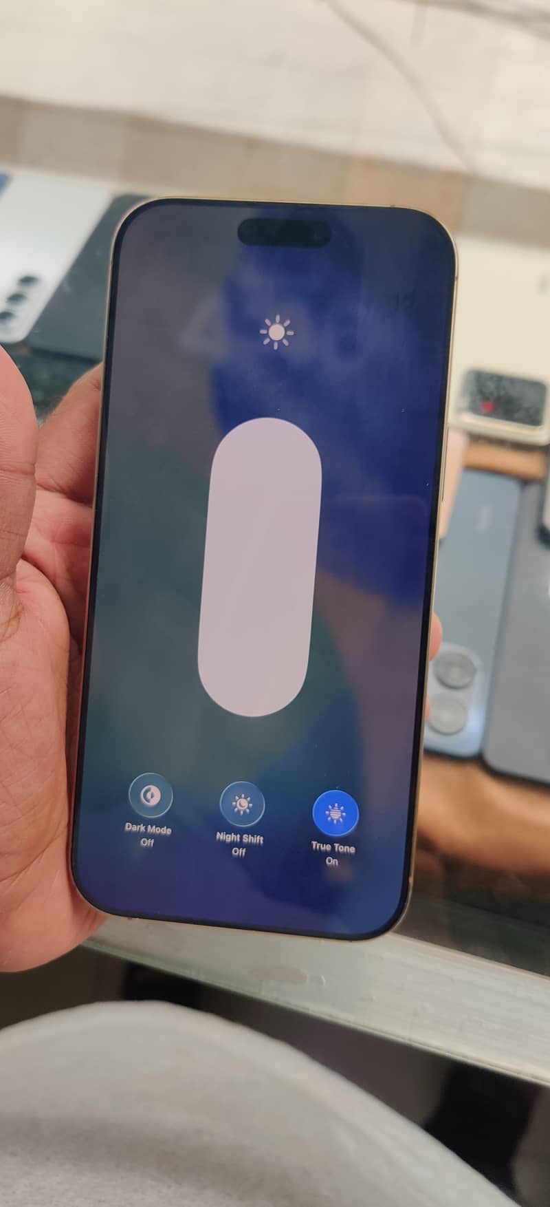 Apple iPhone 16 Pro Max 4