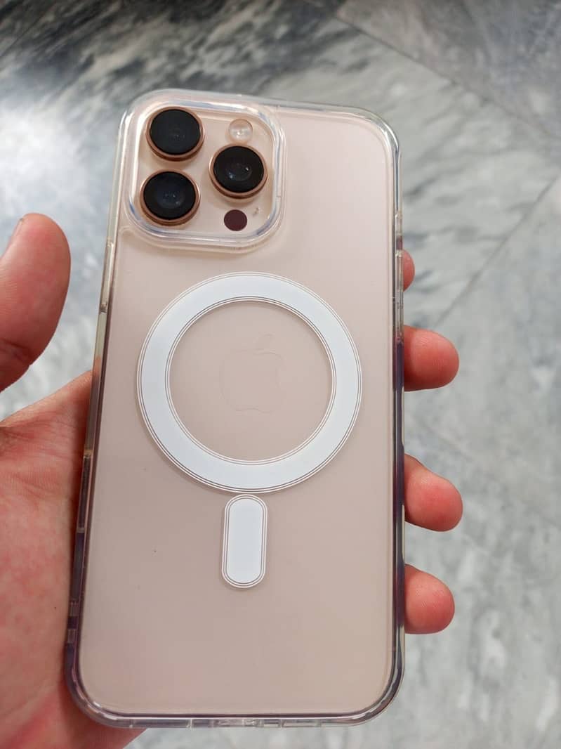 Apple iPhone 16 Pro Max 3