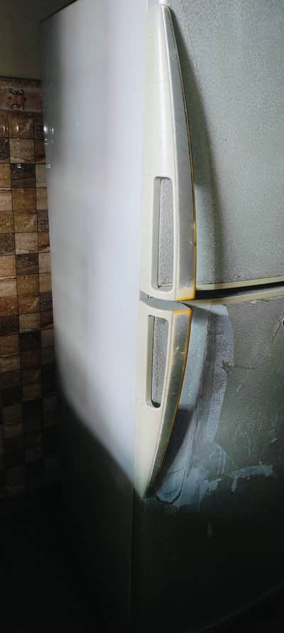 Good condition dawlance fridge reasonable price