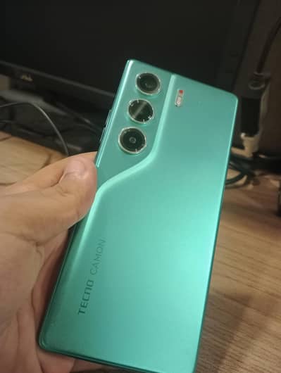 Tecno CAMON 40