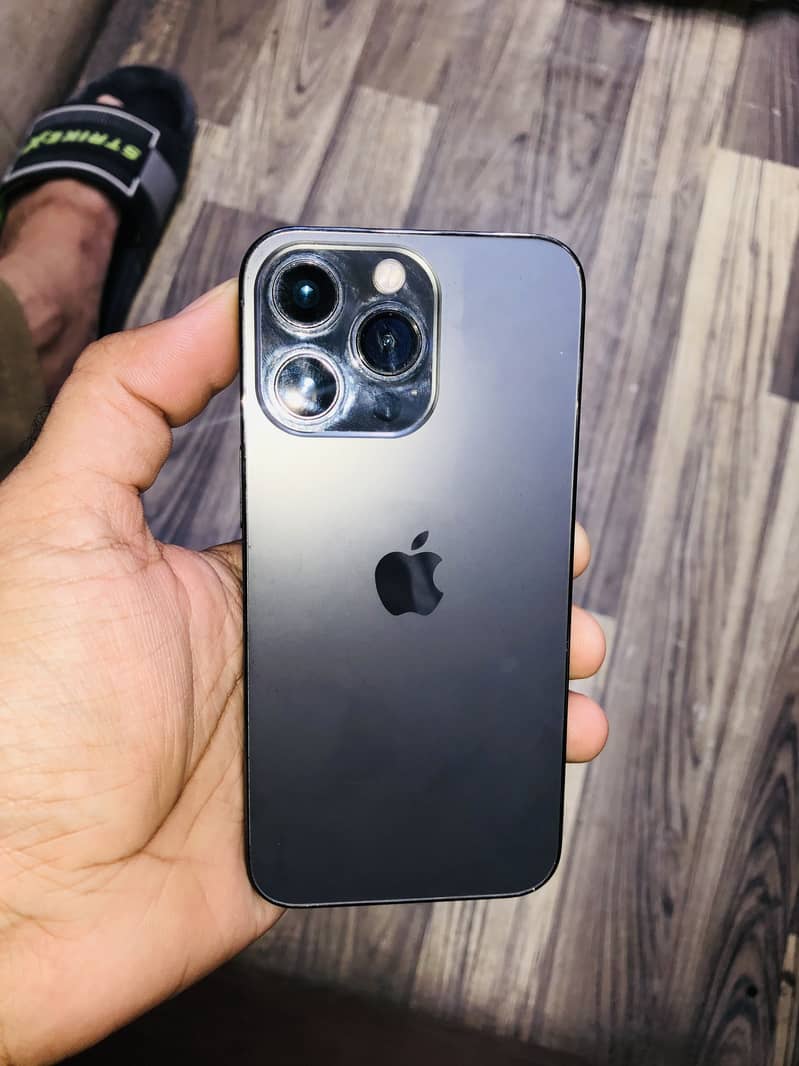 Apple iPhone 13 Pro 1
