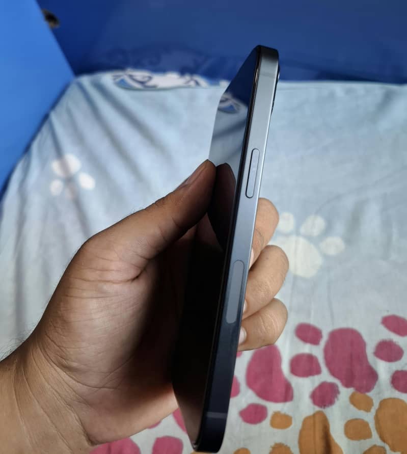 Apple iPhone 13 7