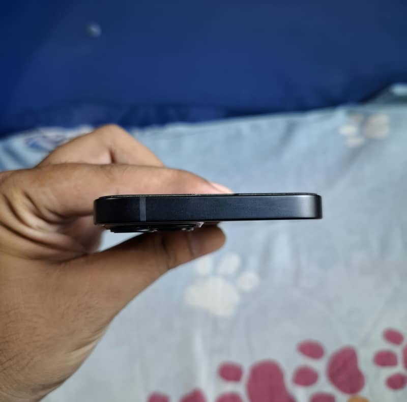 Apple iPhone 13 13