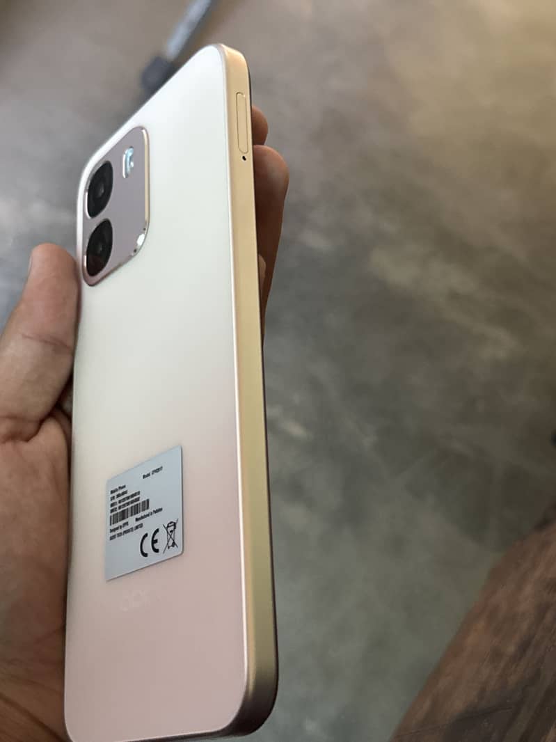 OPPO A6 1
