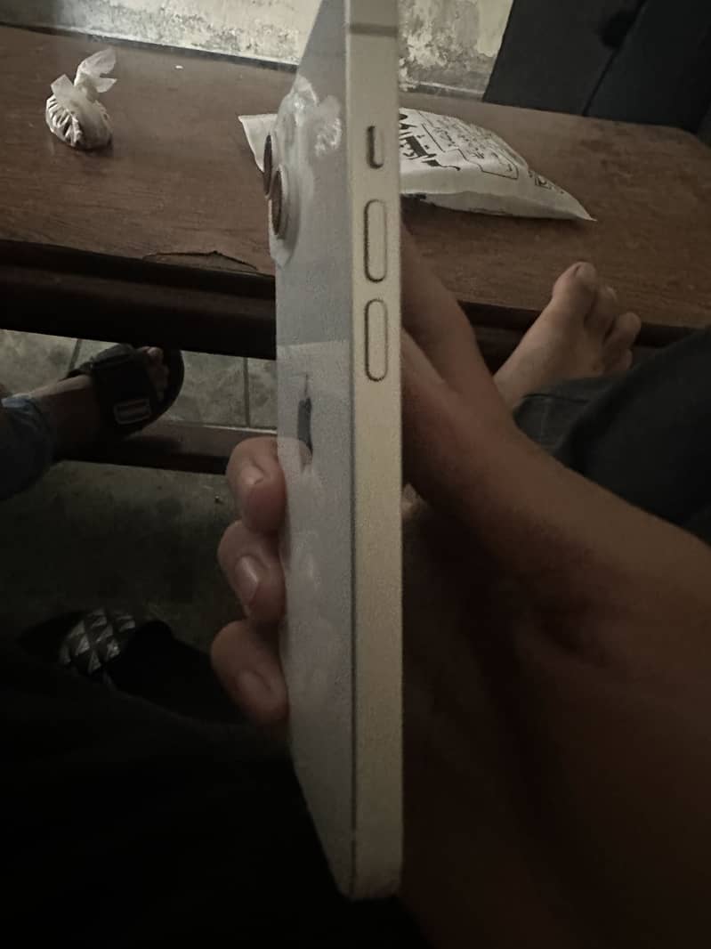 Apple iPhone 14 3