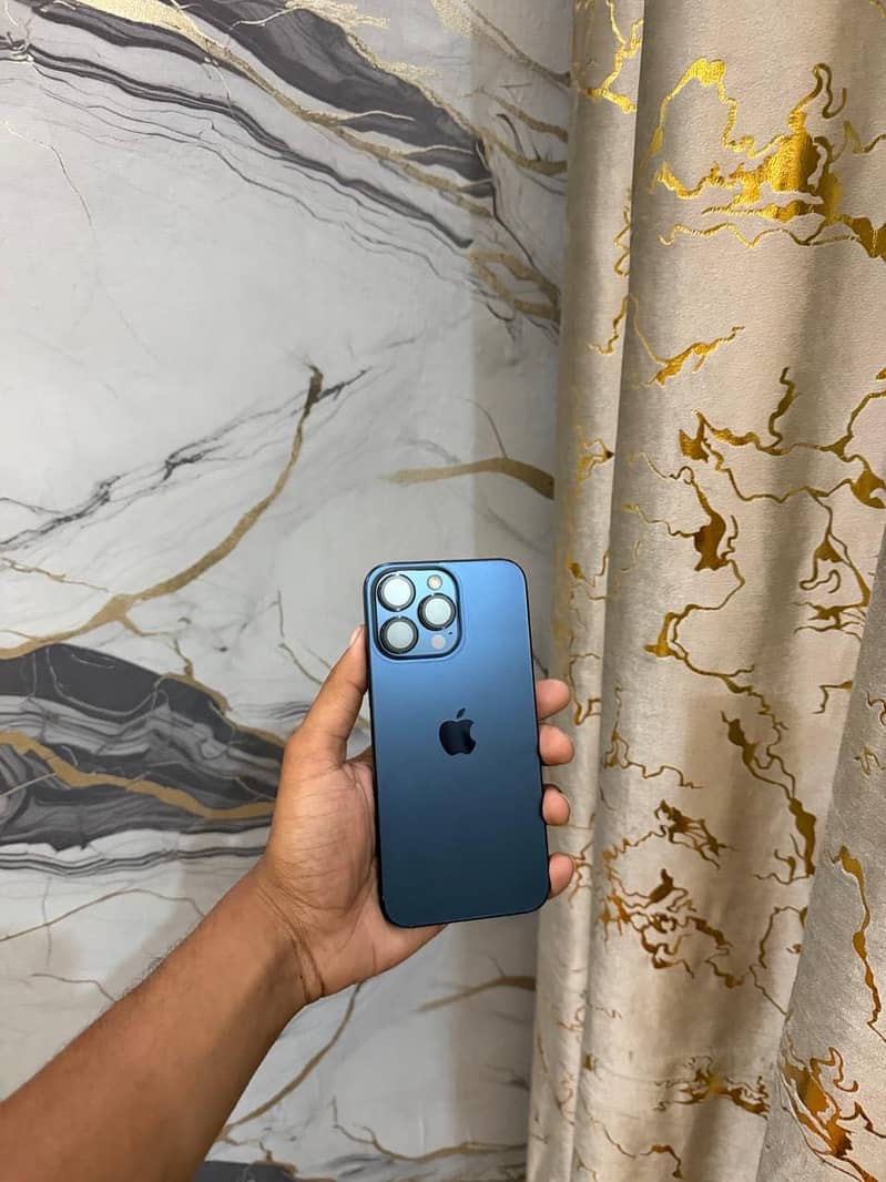 Apple iPhone 15 Pro Max 0