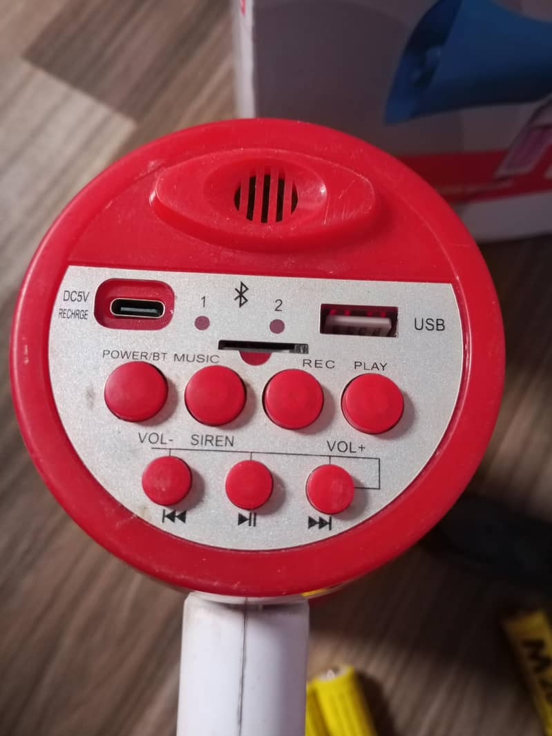 Mega phone speaker 0