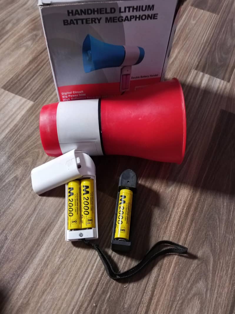 Mega phone speaker 3