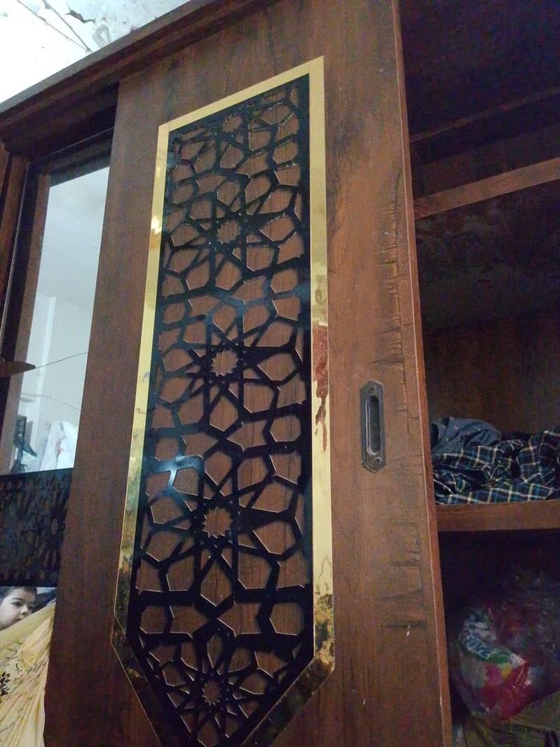 almari 2