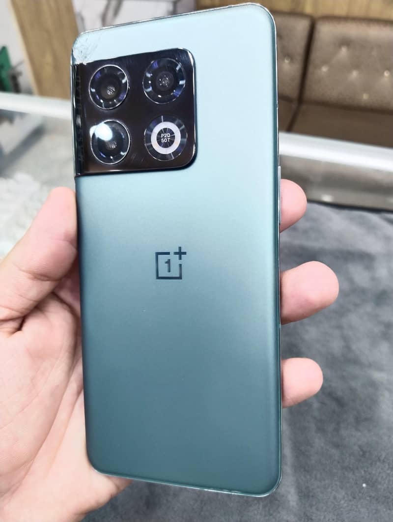 One Plus 10 Pro 1