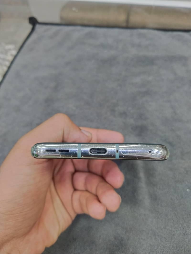 One Plus 10 Pro 4