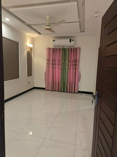 8 MARLA HOUSE AVAILABLE FOR SALE IN DHA RAHBER Sect 01
