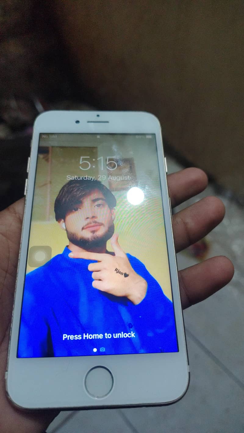 Apple iPhone 7 1