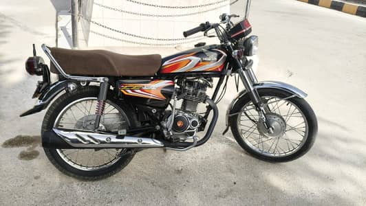 I'm selling Honda 125 model 2022