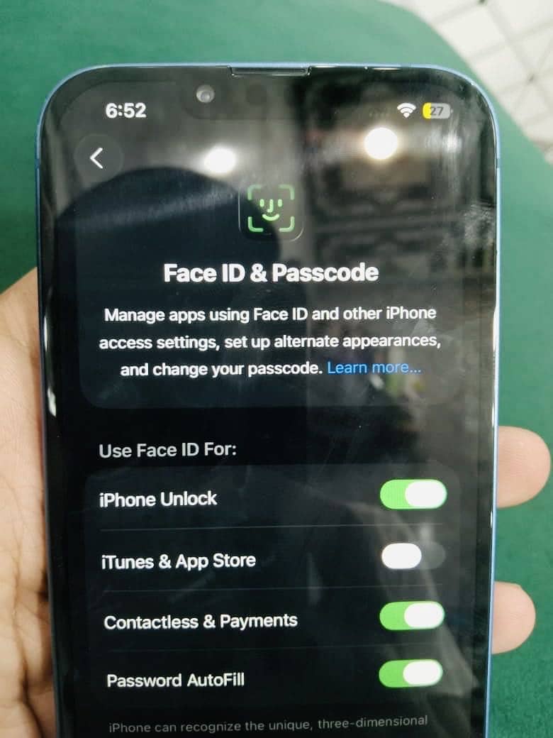 Apple iPhone 13 8