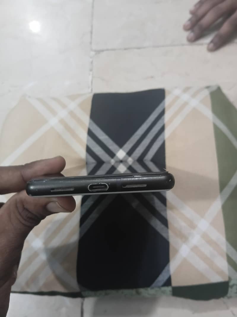 Google Pixel 6 4