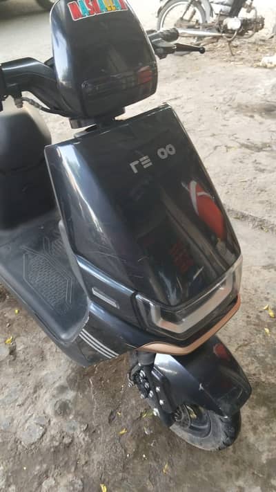 Revoo A12 electric bike