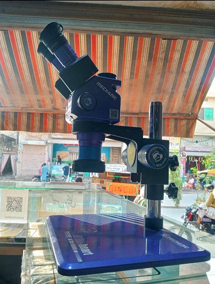 Microscope Robo 6560T 1