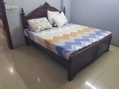 Beautiful Wooden Double Bed for Sale – Rs. 55,000