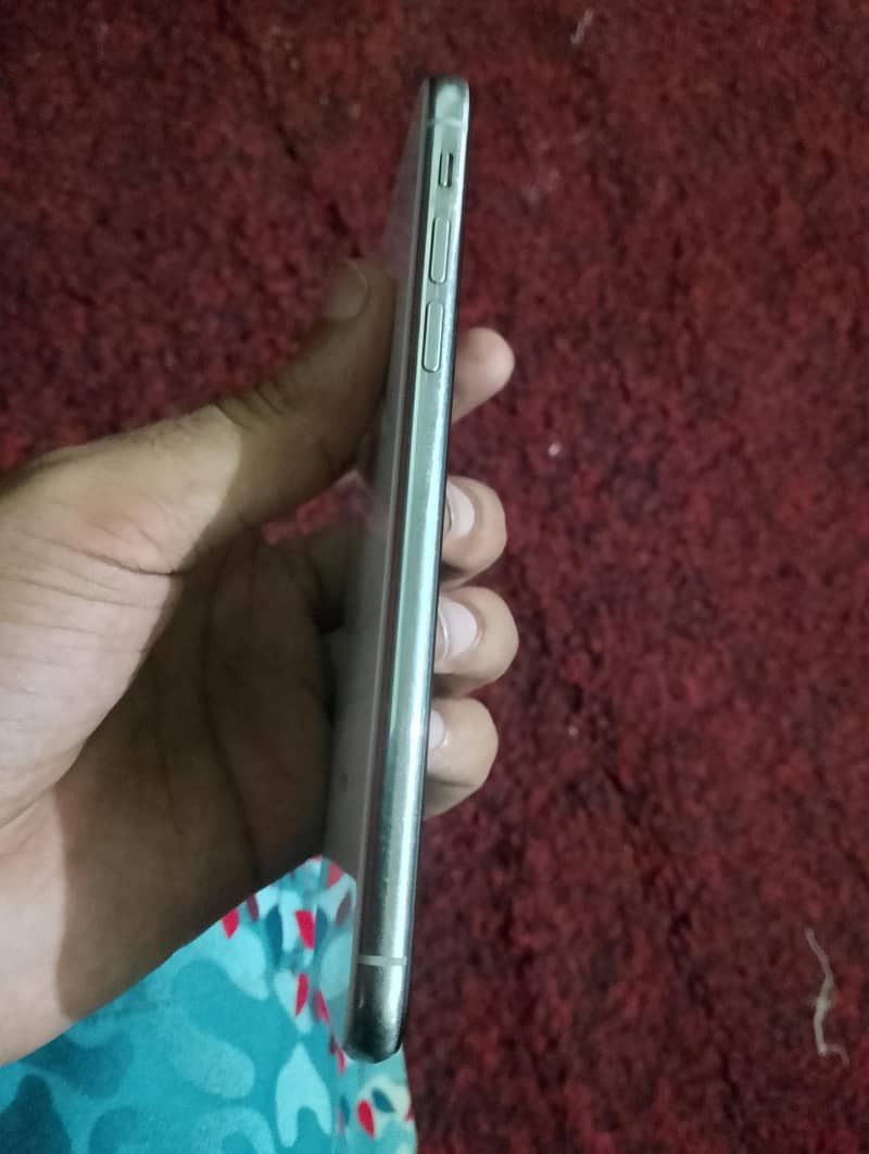 Apple iPhone X 3