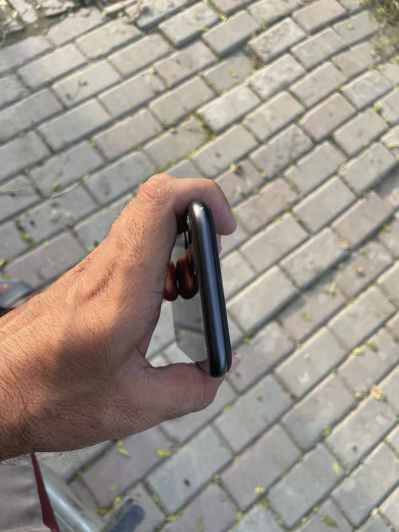 Apple iPhone 11 2