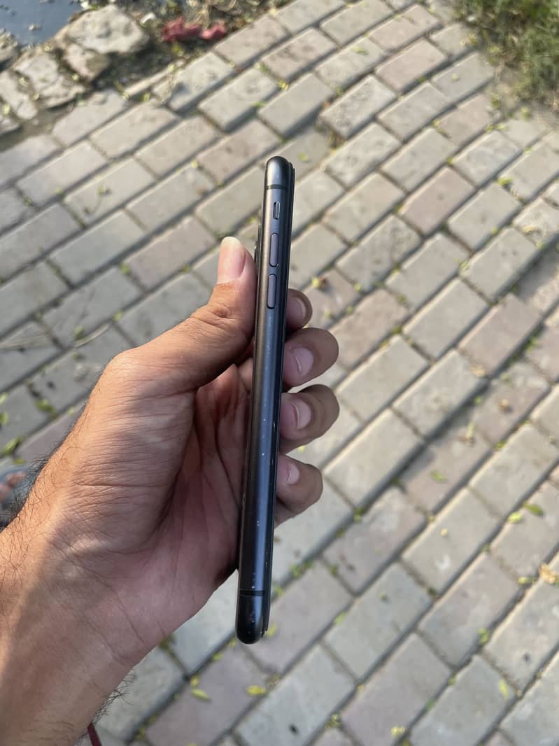 Apple iPhone 11 5